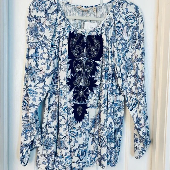 Breezy Soft Surroundings Blue and White Tunic - Picture 1 of 11